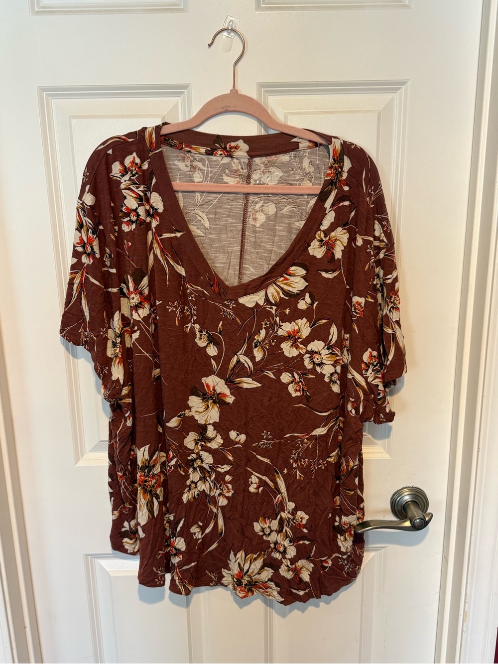 Women's Brown Floral V-Neck Short Sleeve Tee
